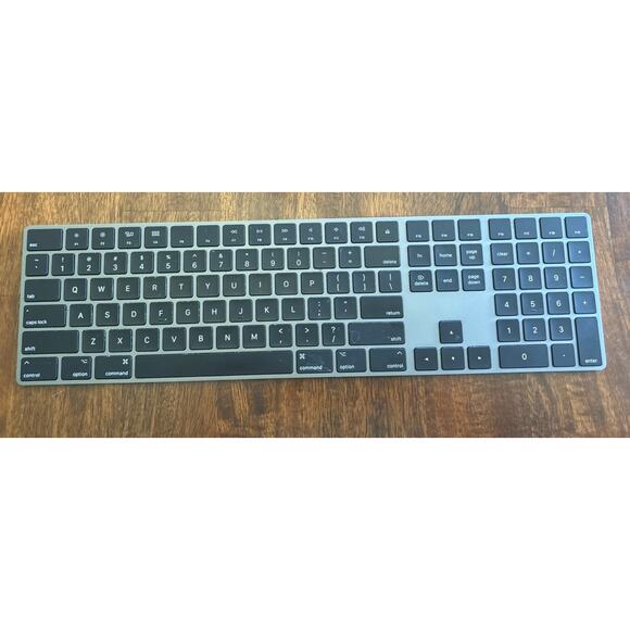 Apple Magic Keyboard A1843 Space Gray Numeric Keypad with Wireless Bluetooth - Picture 1 of 1